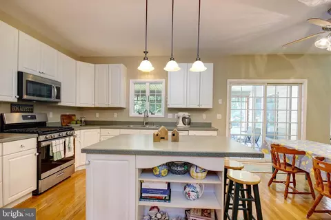 5277 Green Hill Cir, Quantico, MD 21856 photo 8