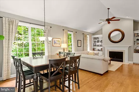 Dining - 5973 Smithys Ln, Salisbury, MD 21801 photo 2 of 5