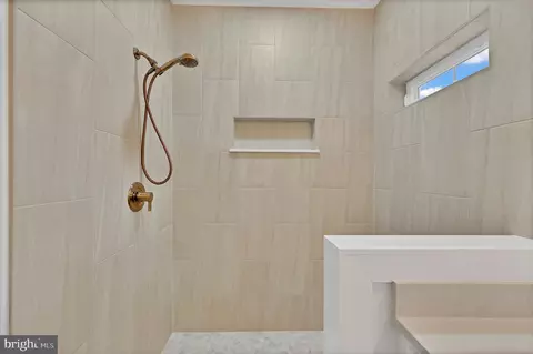 Bath - 26805 Jade Ct, Hebron, MD 21830 photo 3 of 3