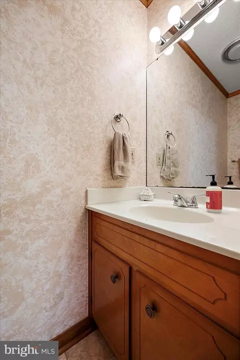 Bath - 925 Sumac Cir, Salisbury, MD 21804 photo 1 of 4