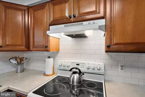 Kitchen - 925 Sumac Cir, Salisbury, MD 21804 photo 5 of 8