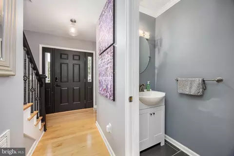 Entry Way - 27965 White Pond Dr, Salisbury, MD 21801 photo 5 of 8