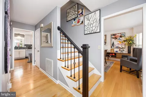 Entry Way - 27965 White Pond Dr, Salisbury, MD 21801 photo 6 of 8