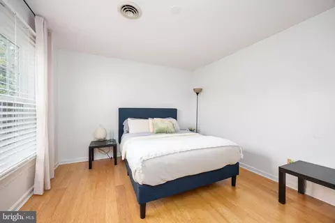 Bedroom - 27965 White Pond Dr, Salisbury, MD 21801 photo 2 of 9