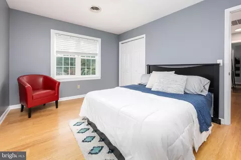 Bedroom - 27965 White Pond Dr, Salisbury, MD 21801 photo 4 of 9