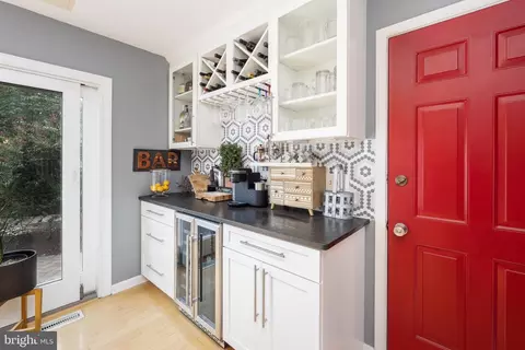 Entry Way - 27965 White Pond Dr, Salisbury, MD 21801 photo 3 of 8