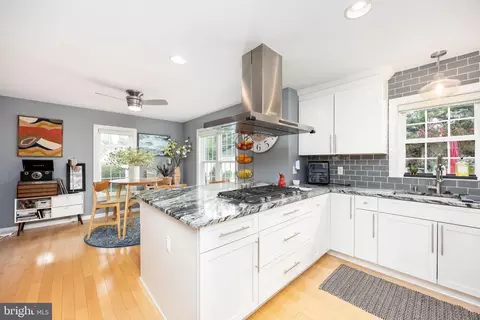 Kitchen - 27965 White Pond Dr, Salisbury, MD 21801 photo 2 of 5