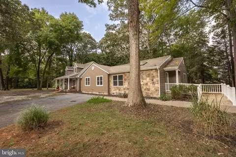 1708 E Clear Lake Dr, Salisbury, MD 21804