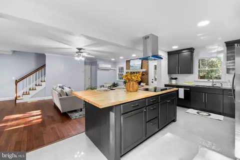 Kitchen - 1708 E Clear Lake Dr, Salisbury, MD 21804 photo 7 of 10