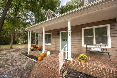 Exterior - 1708 E Clear Lake Dr, Salisbury, MD 21804 photo 2 of 17