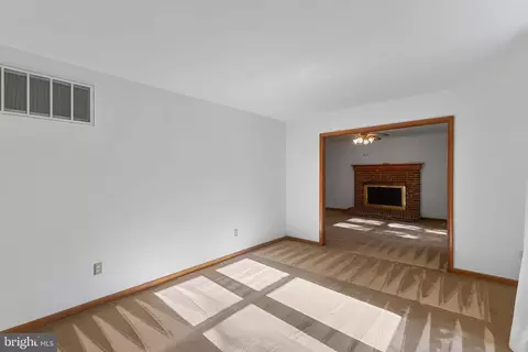 7328 Topaz Ct, Hebron, MD 21830 photo 4
