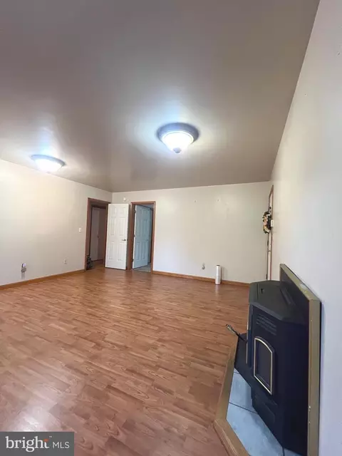 Living - 30883 Ward Rd, Salisbury, MD 21804 photo 3 of 6