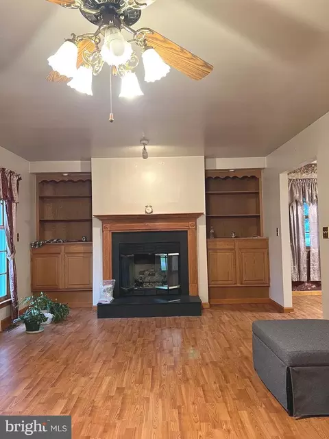 Living - 30883 Ward Rd, Salisbury, MD 21804 photo 6 of 6