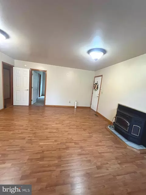 Living - 30883 Ward Rd, Salisbury, MD 21804 photo 2 of 6