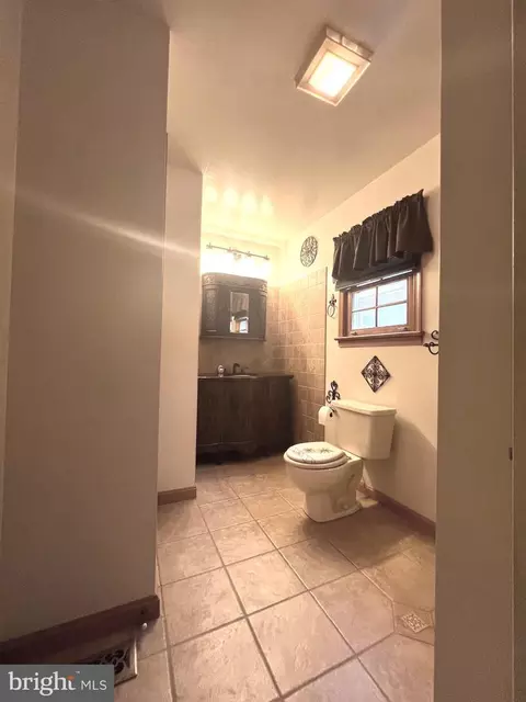 Bath - 30883 Ward Rd, Salisbury, MD 21804 photo 1 of 4
