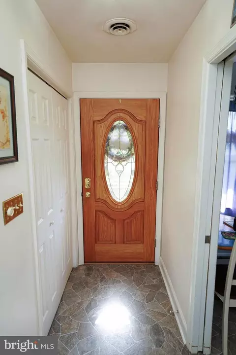 Entry Way - 30332 Dagsboro Rd, Salisbury, MD 21804 photo 2 of 5