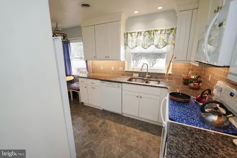 Kitchen - 30332 Dagsboro Rd, Salisbury, MD 21804 photo 4 of 4