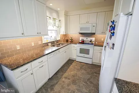 Kitchen - 30332 Dagsboro Rd, Salisbury, MD 21804 photo 2 of 4