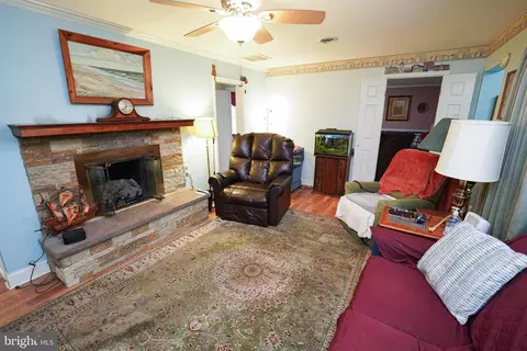 Living - 30332 Dagsboro Rd, Salisbury, MD 21804 photo 2 of 2