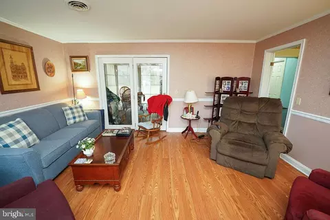 Living - 30332 Dagsboro Rd, Salisbury, MD 21804 photo 1 of 2