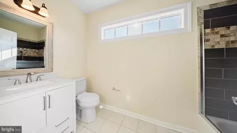 Entry Way - 301 E Chestnut St, Delmar, MD 21875 photo 10 of 13