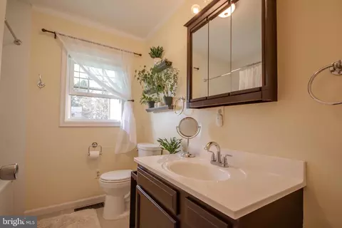 Bath - 27567 Waller Rd, Salisbury, MD 21801 photo 2 of 2