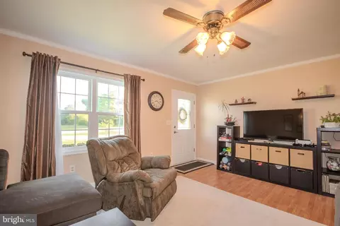 Living - 27567 Waller Rd, Salisbury, MD 21801 photo 1 of 2