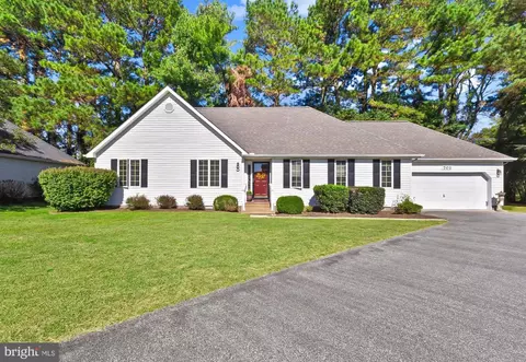 701 E Upland Ct, Salisbury, MD 21801