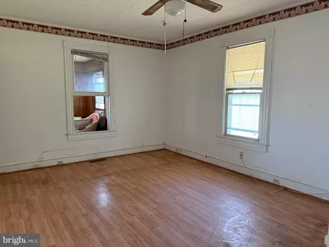 Living - 31597 E Line Rd, Delmar, MD 21875 photo 3 of 3