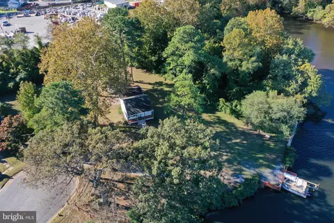 601 Lakeside Dr, Salisbury, MD 21801