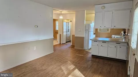 Entry Way - 413 E Walnut St, Delmar, MD 21875 photo 8 of 9