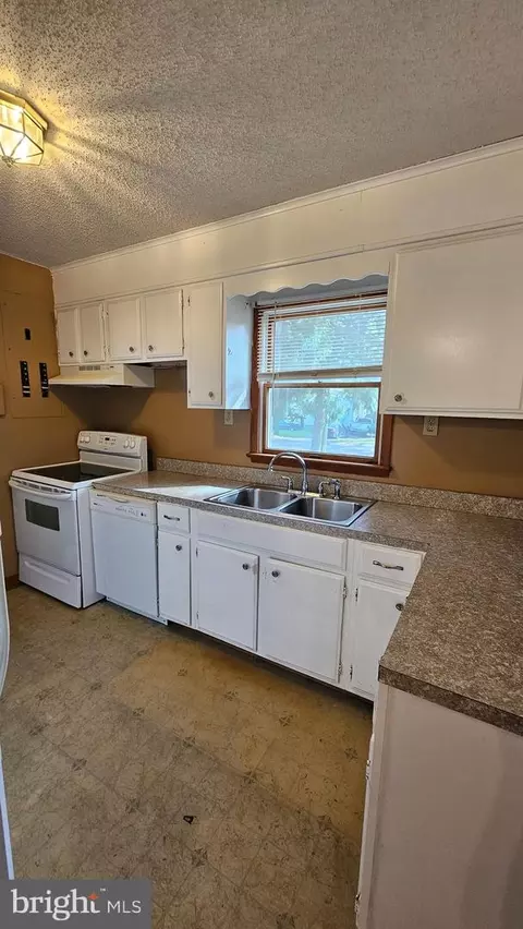Kitchen - 413 E Walnut St, Delmar, MD 21875 photo 1 of 1