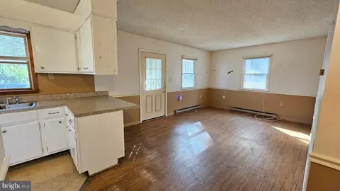 Living - 413 E Walnut St, Delmar, MD 21875 photo 1 of 1