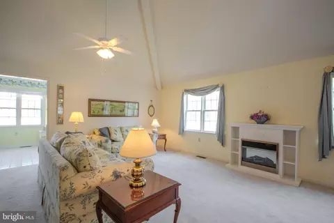 Living - 907 Walbash St, Salisbury, MD 21804 photo 2 of 3