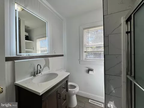 Bath - 1012 Phillips Ave, Salisbury, MD 21804 photo 1 of 4