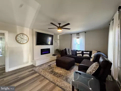 Living - 1012 Phillips Ave, Salisbury, MD 21804 photo 1 of 1