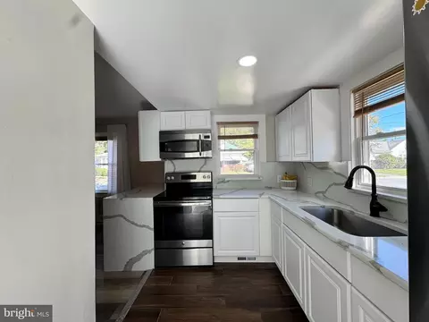 Kitchen - 1012 Phillips Ave, Salisbury, MD 21804 photo 2 of 3