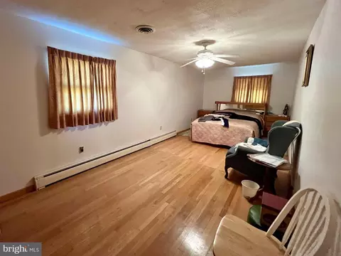 Bedroom - 504 Swan Rd, Salisbury, MD 21801 photo 2 of 5