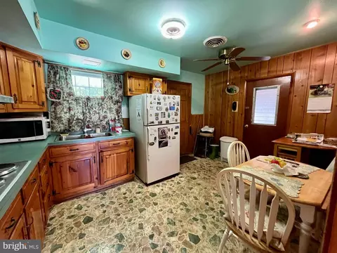 Kitchen - 504 Swan Rd, Salisbury, MD 21801 photo 1 of 2