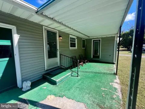 Exterior - 504 Swan Rd, Salisbury, MD 21801 photo 2 of 4