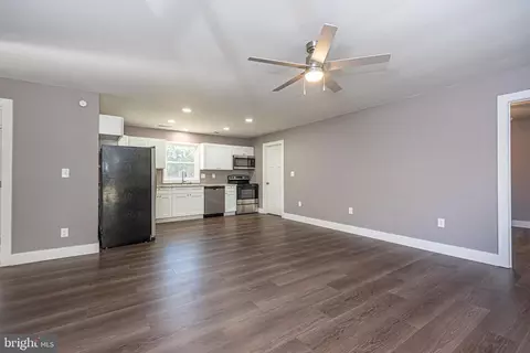 Living - 8142 Burnt Mill Rd, Willards, MD 21874 photo 1 of 4