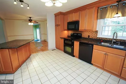 Kitchen - 707 Camellia Rd, Salisbury, MD 21804 photo 4 of 4