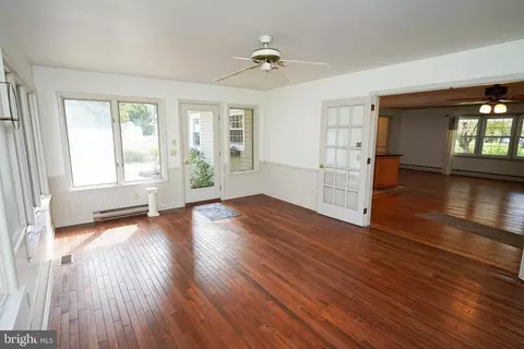 Living - 707 Camellia Rd, Salisbury, MD 21804 photo 8 of 9