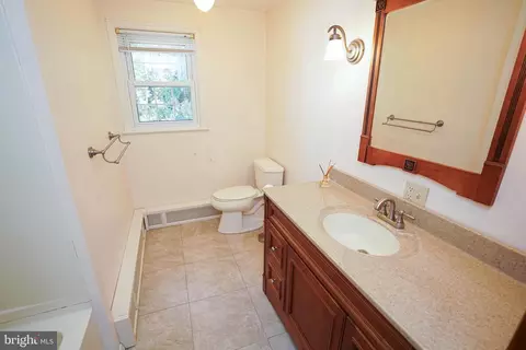 Bath - 707 Camellia Rd, Salisbury, MD 21804 photo 4 of 5