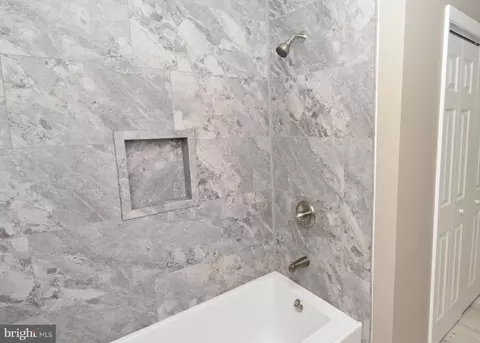 Bath - 516 Overbrook Dr, Salisbury, MD 21801 photo 5 of 11