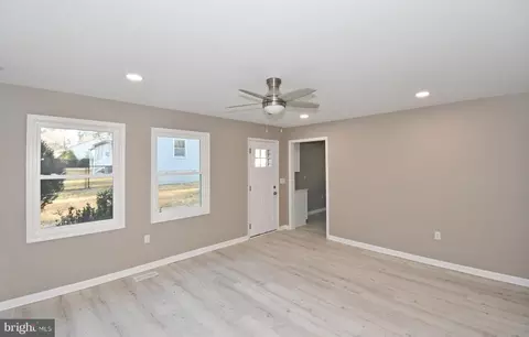 Living - 516 Overbrook Dr, Salisbury, MD 21801 photo 4 of 6