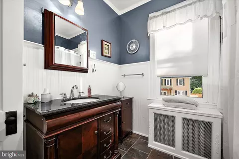 Bath - 302 Middle Blvd, Salisbury, MD 21801 photo 5 of 9