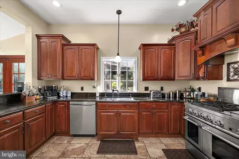 Kitchen - 302 Middle Blvd, Salisbury, MD 21801 photo 6 of 8