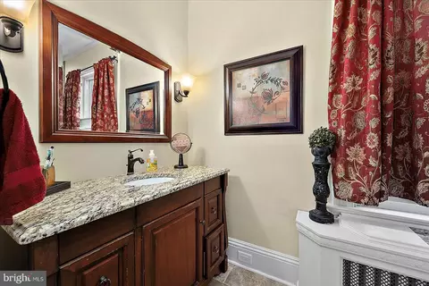 Bath - 302 Middle Blvd, Salisbury, MD 21801 photo 3 of 9