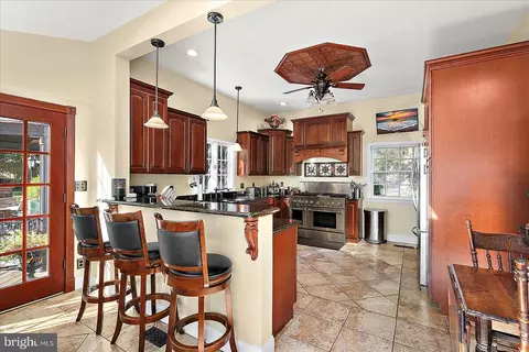 Kitchen - 302 Middle Blvd, Salisbury, MD 21801 photo 3 of 8